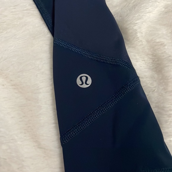 Lululemon Cropped Leggings w/ Pockets - Picture 6 of 11